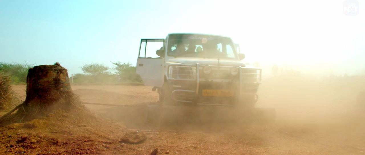 Kombu Vatcha Singamda (2022) Hindi + Tamil 720p x264 AVC HE-AAC 2.0 ESub.mkv.0003